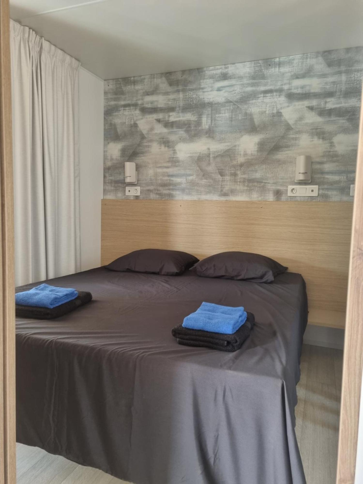 Charmant Et Spacieux Mobil Home Rocbaron Esterno foto